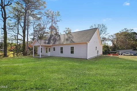 1707 Elizabeth Drive Kinston NC 28504