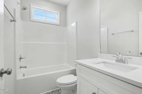 1709 Elizabeth Drive Kinston NC 28504