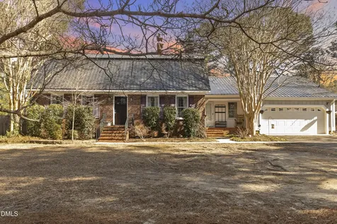 1023 Devonshire Trail Aberdeen NC 28315