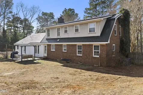 1023 Devonshire Trail Aberdeen NC 28315
