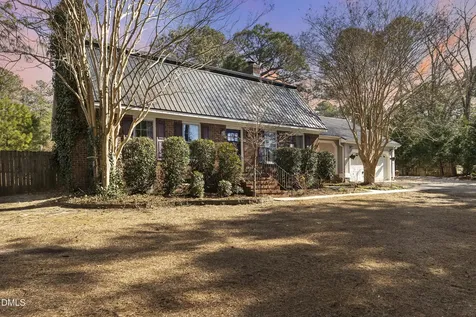 1023 Devonshire Trail Aberdeen NC 28315