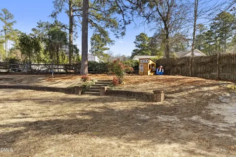 1023 Devonshire Trail Aberdeen NC 28315