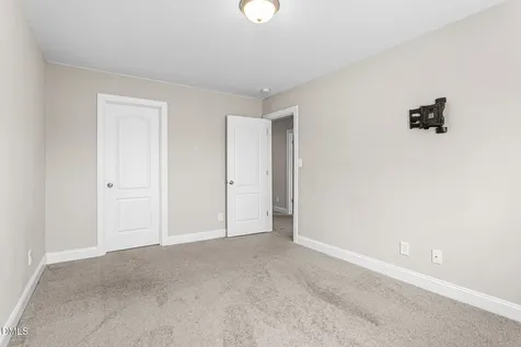 2068 Dresden Drive Burlington NC 27217