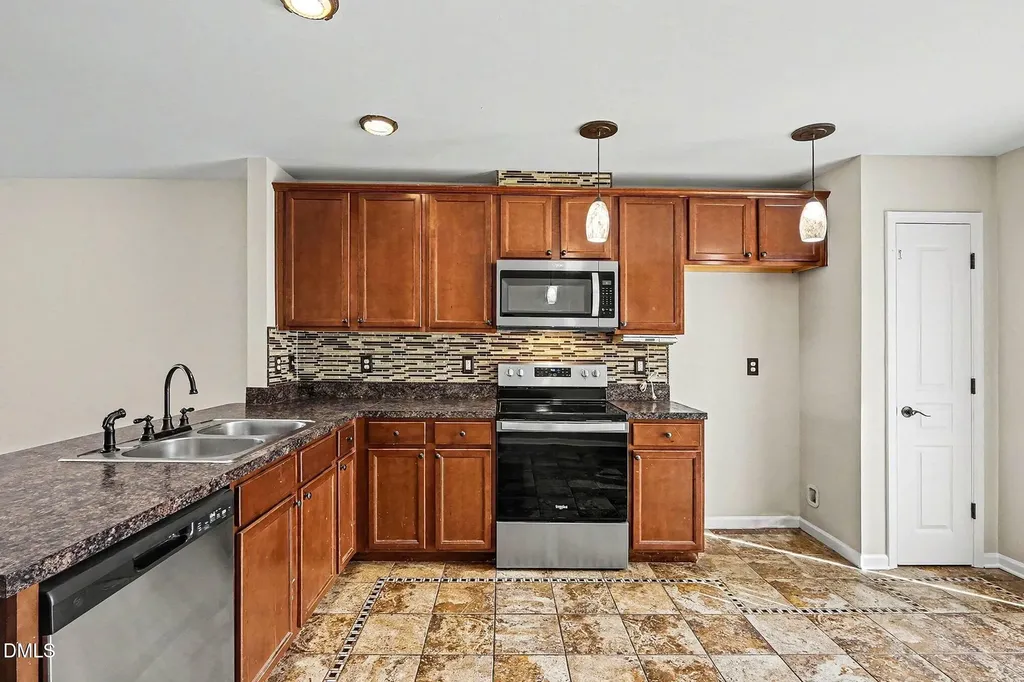2905 Berkeley Springs Raleigh NC 27616