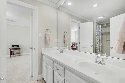 8824 Wildwood Links Raleigh NC 27613