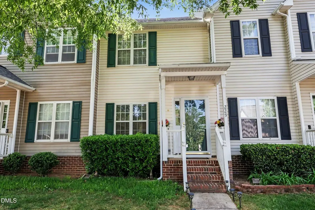 229 Commons Drive Holly Springs NC 27540