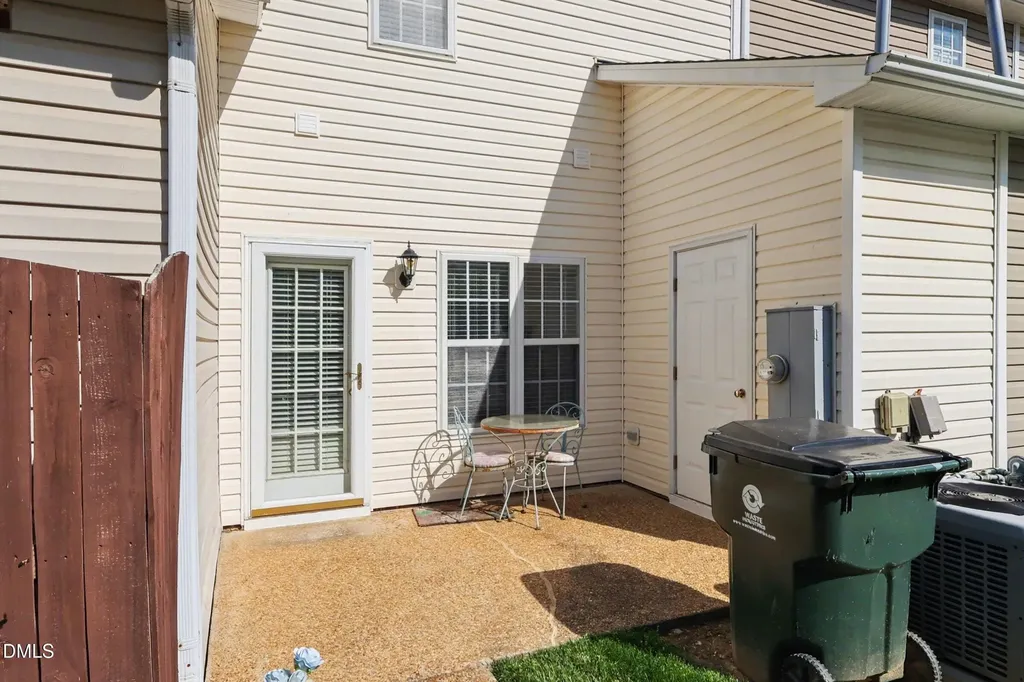 229 Commons Drive Holly Springs NC 27540