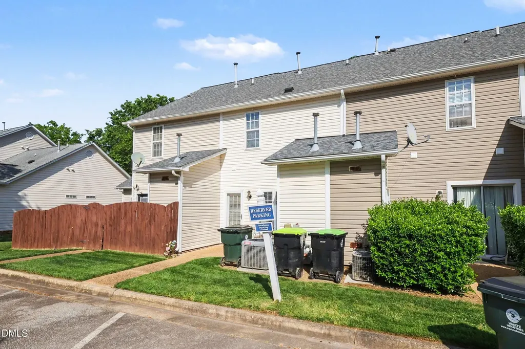 229 Commons Drive Holly Springs NC 27540