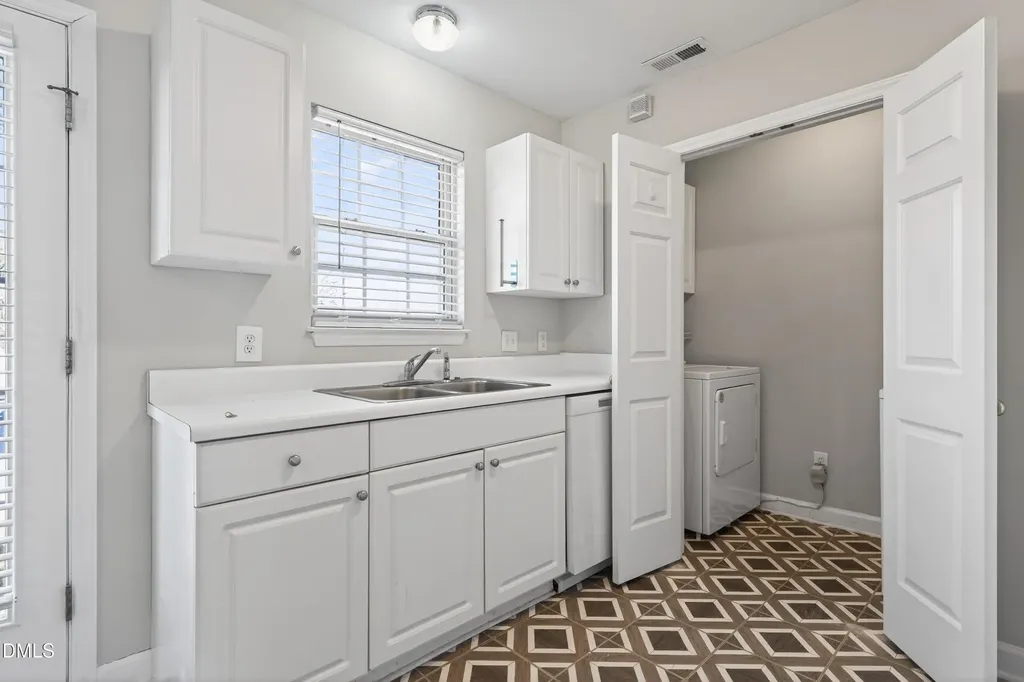 1601 Briarmont Court Raleigh NC 27610