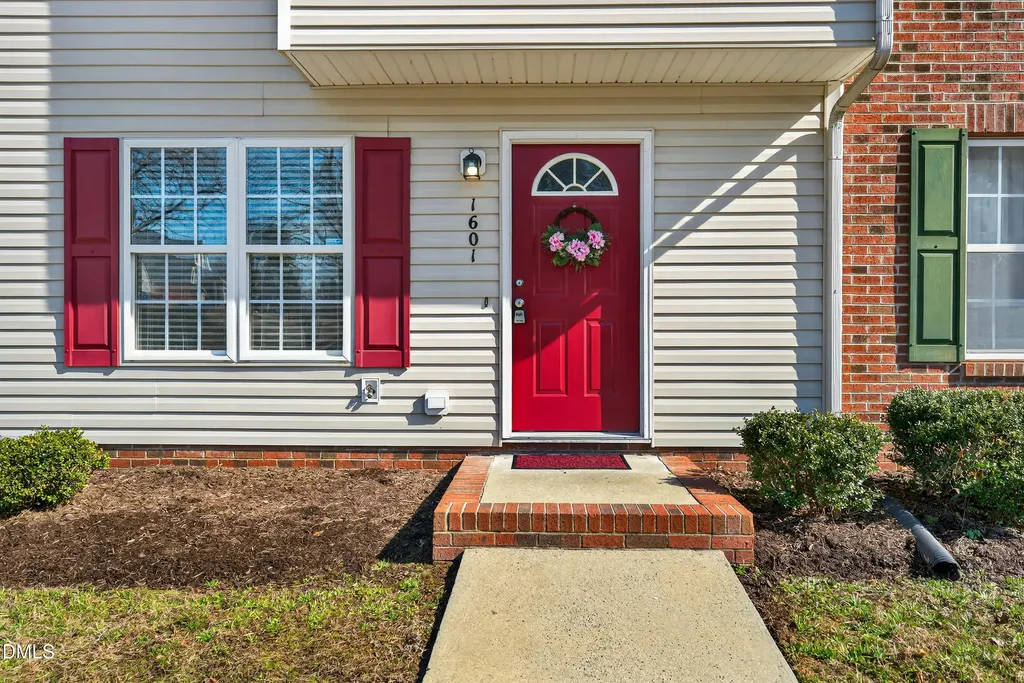 1601 Briarmont Court Raleigh NC 27610
