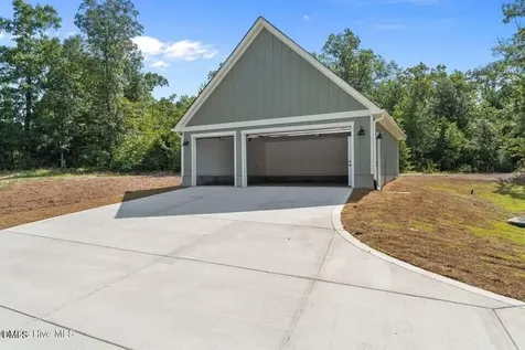 2727 Us 1 Highway Vass NC 28394