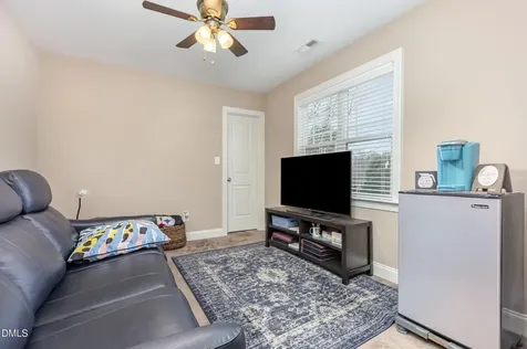 40 Oscar Wilde Way Youngsville NC 27596