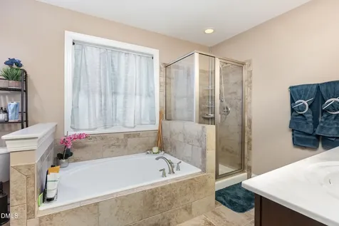40 Oscar Wilde Way Youngsville NC 27596