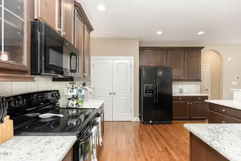 40 Oscar Wilde Way Youngsville NC 27596