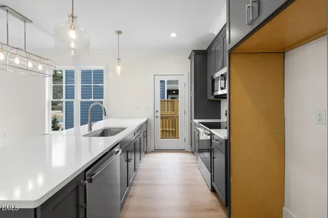 2805 A Fawn Avenue Durham NC 27705