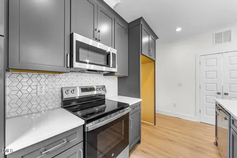 2805 A Fawn Avenue Durham NC 27705