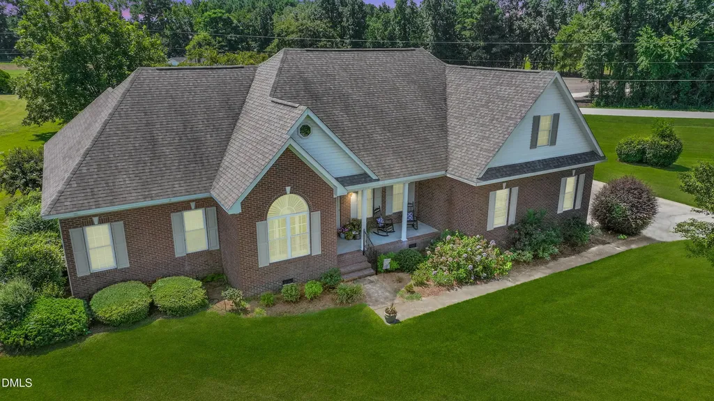 115 Hunters Walk Lane Clinton NC 28328