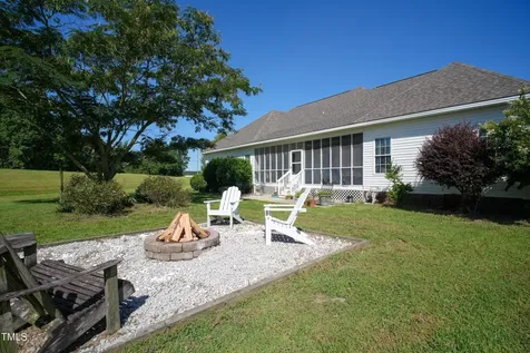 115 Hunters Walk Lane Clinton NC 28328