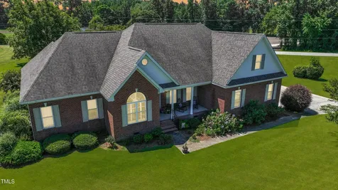 115 Hunters Walk Lane Clinton NC 28328