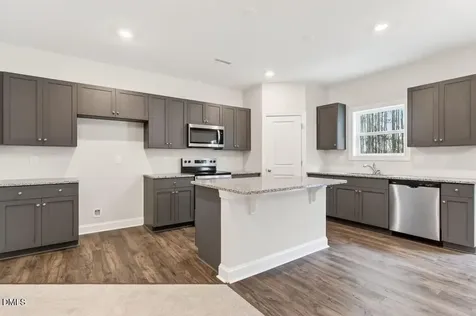574 Barrington Row Avenue Zebulon NC 27597