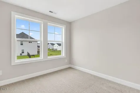 574 Barrington Row Avenue Zebulon NC 27597