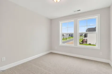 574 Barrington Row Avenue Zebulon NC 27597