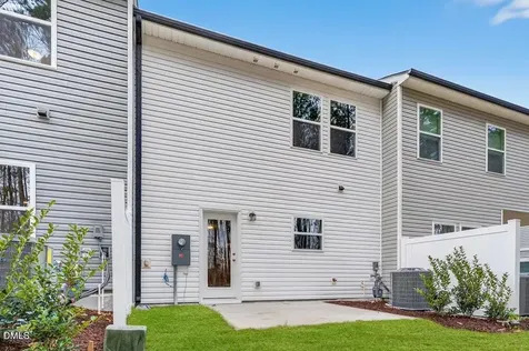 574 Barrington Row Avenue Zebulon NC 27597