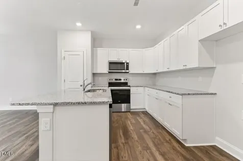 554 Barrington Row Avenue Zebulon NC 27597