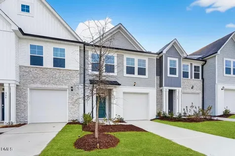 554 Barrington Row Avenue Zebulon NC 27597