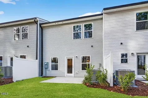 554 Barrington Row Avenue Zebulon NC 27597