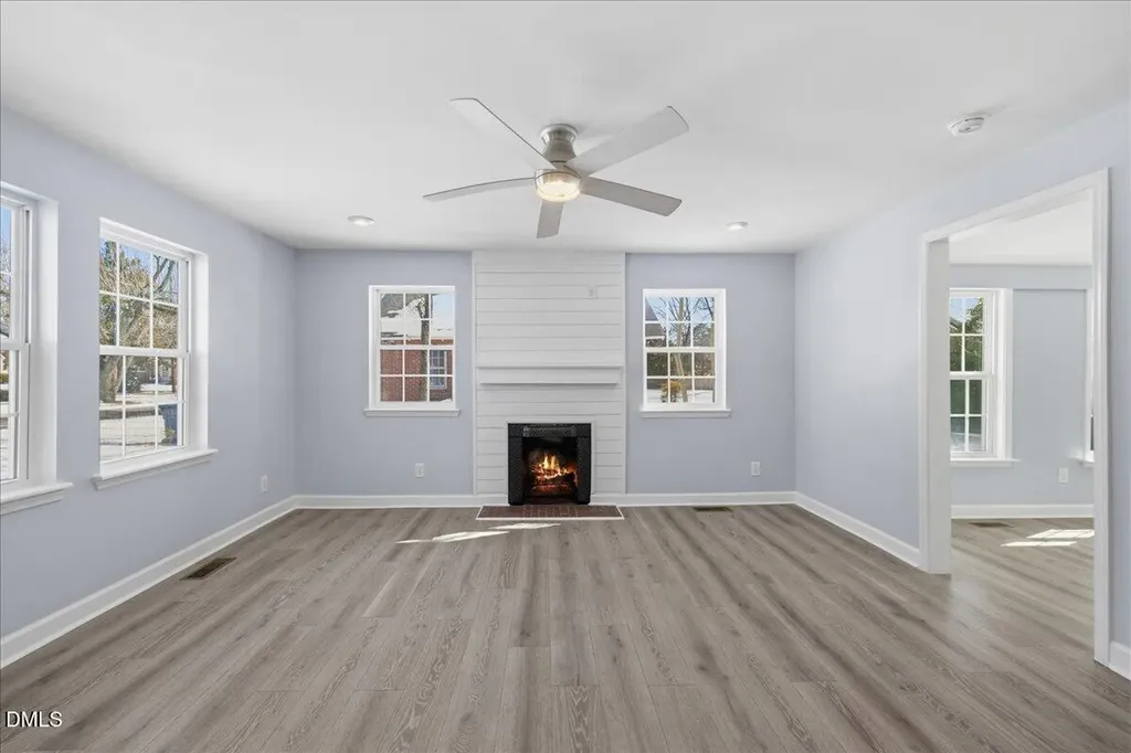 305 W Canary Street Dunn NC 28334
