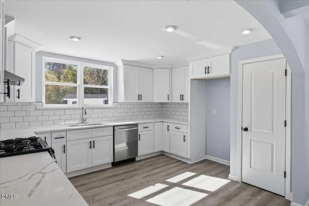 305 W Canary Street Dunn NC 28334