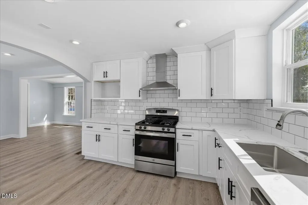 305 W Canary Street Dunn NC 28334