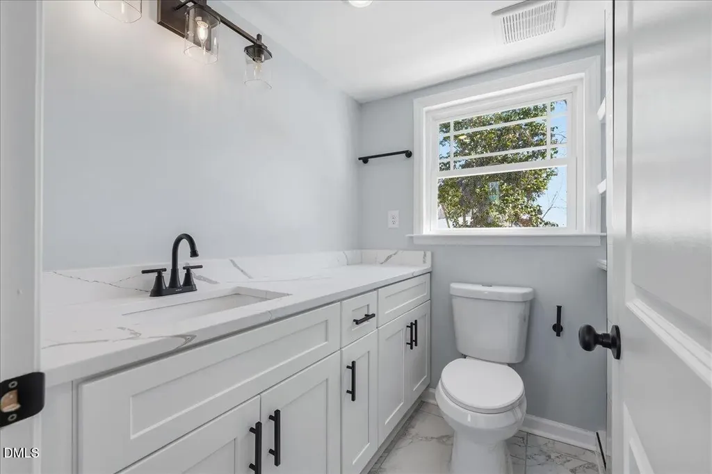 305 W Canary Street Dunn NC 28334
