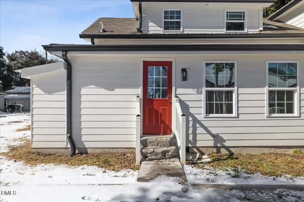 305 W Canary Street Dunn NC 28334