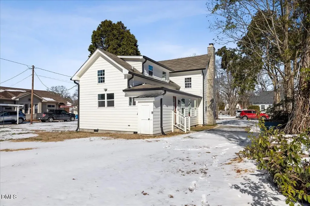 305 W Canary Street Dunn NC 28334
