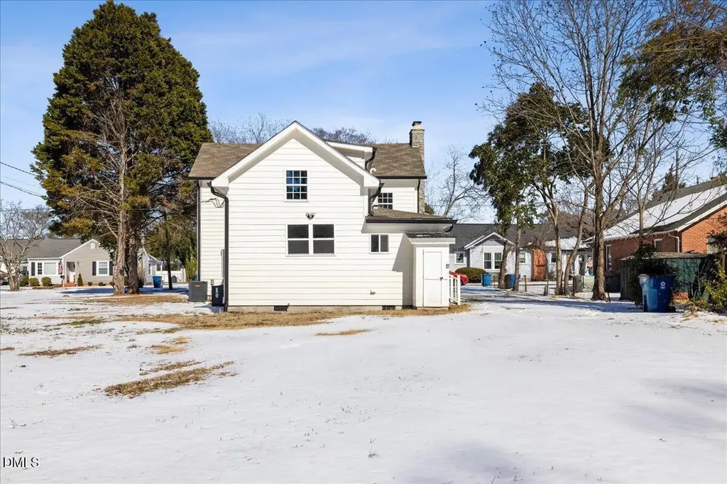 305 W Canary Street Dunn NC 28334
