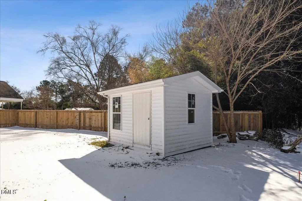 305 W Canary Street Dunn NC 28334