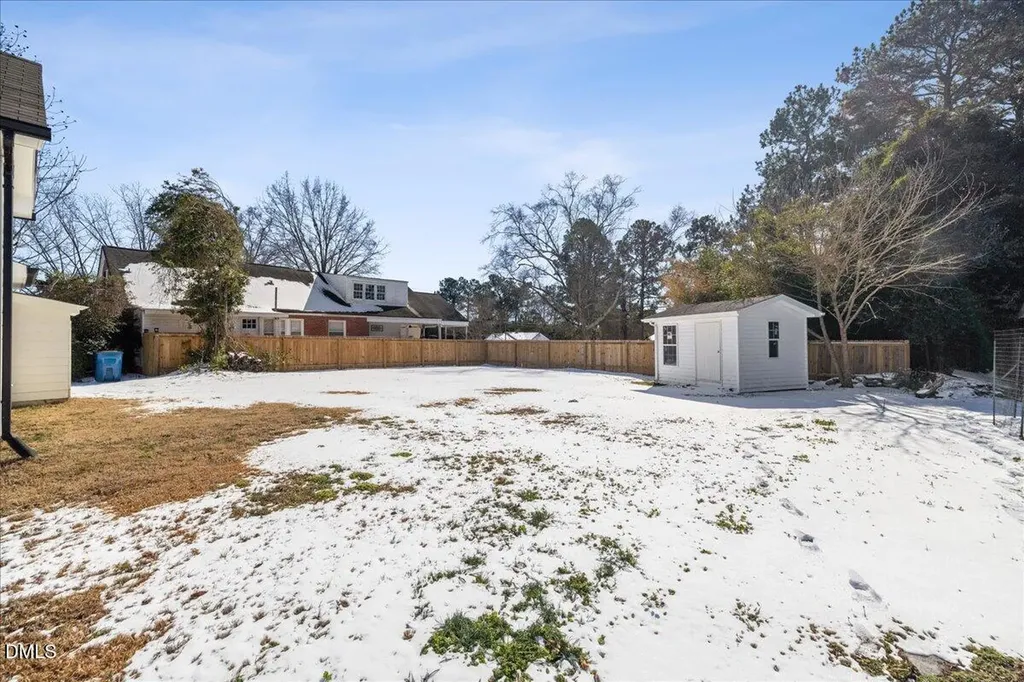 305 W Canary Street Dunn NC 28334