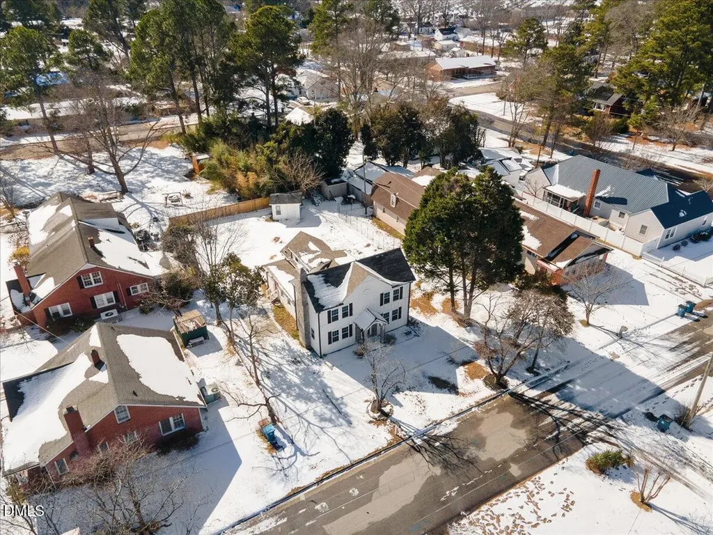 305 W Canary Street Dunn NC 28334
