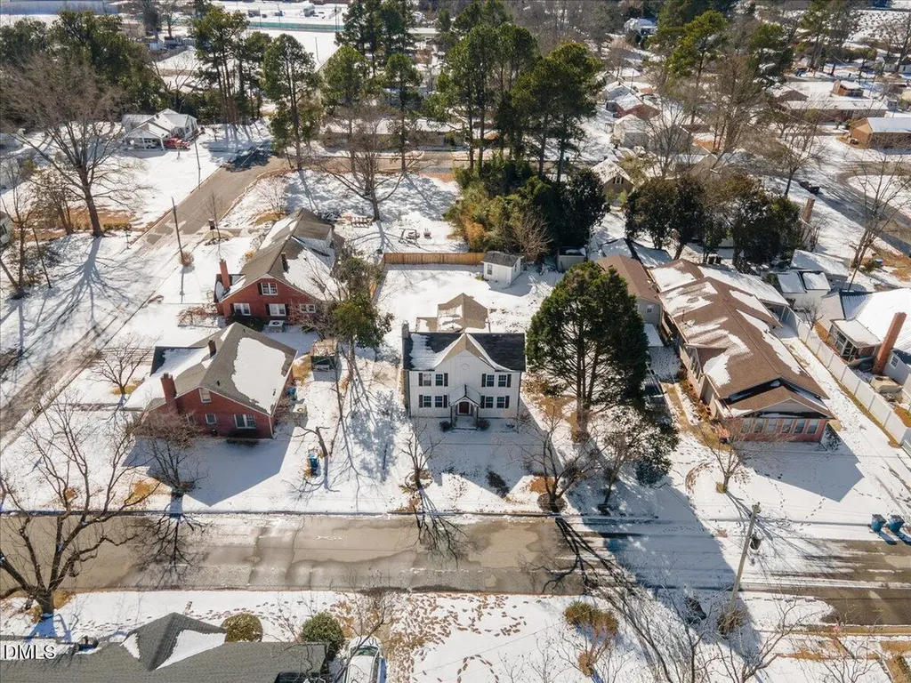 305 W Canary Street Dunn NC 28334