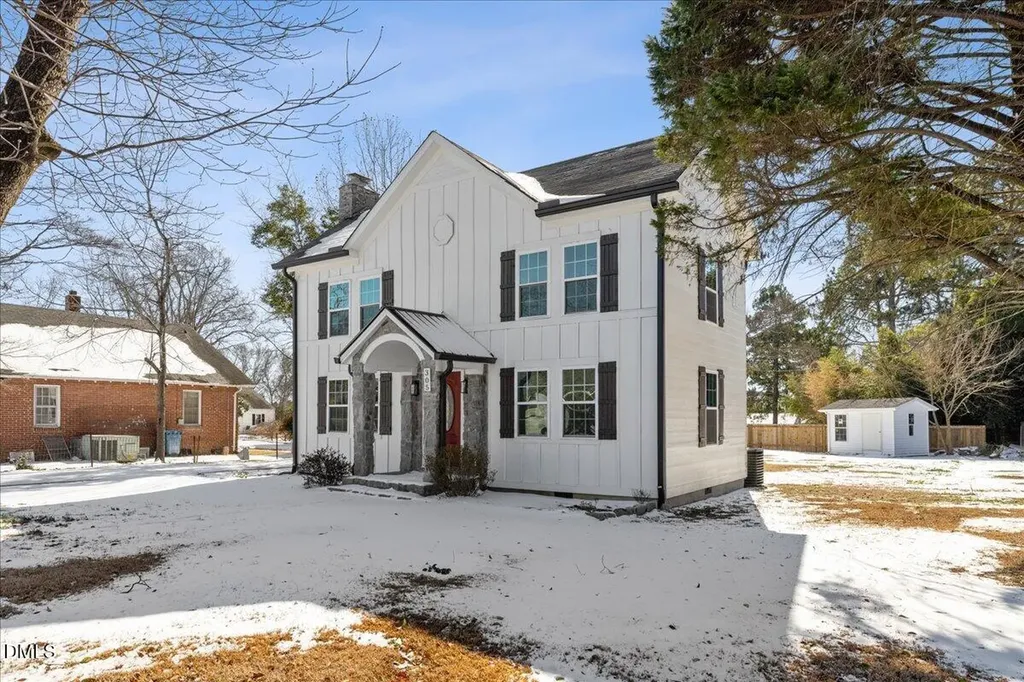 305 W Canary Street Dunn NC 28334