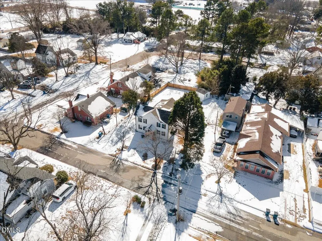 305 W Canary Street Dunn NC 28334