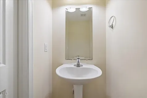 3004 Berkeley Springs Place Raleigh NC 27616