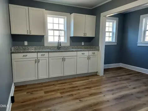 524 Avon Avenue Burlington NC 27215