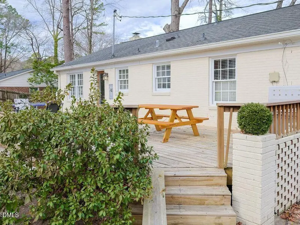 211 Westridge Drive Raleigh NC 27609