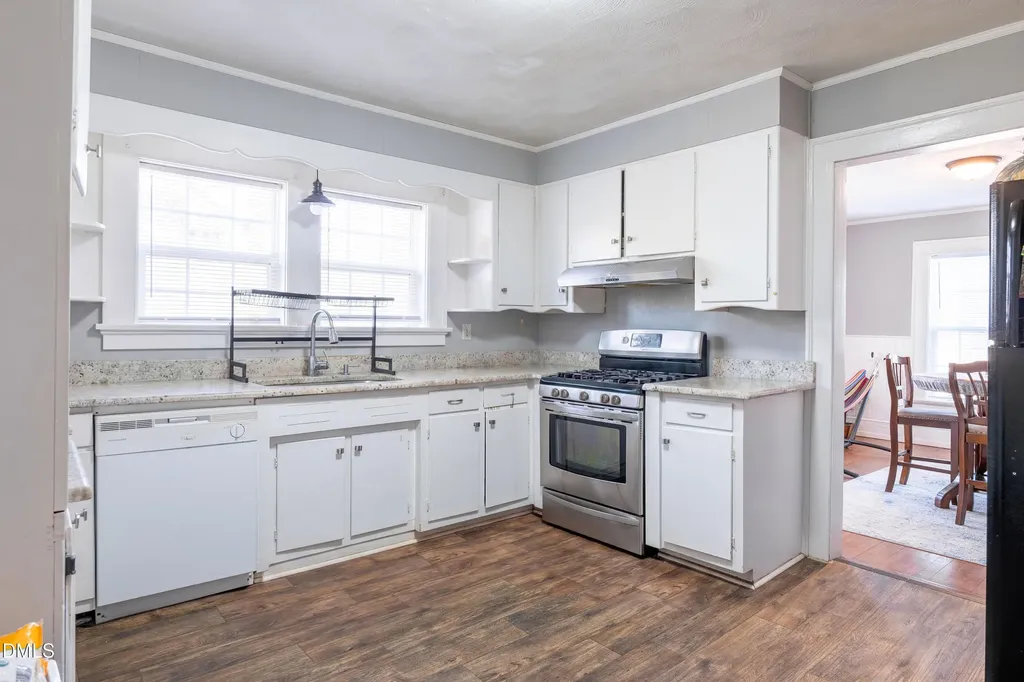 807 N Pollock Street Selma NC 27576