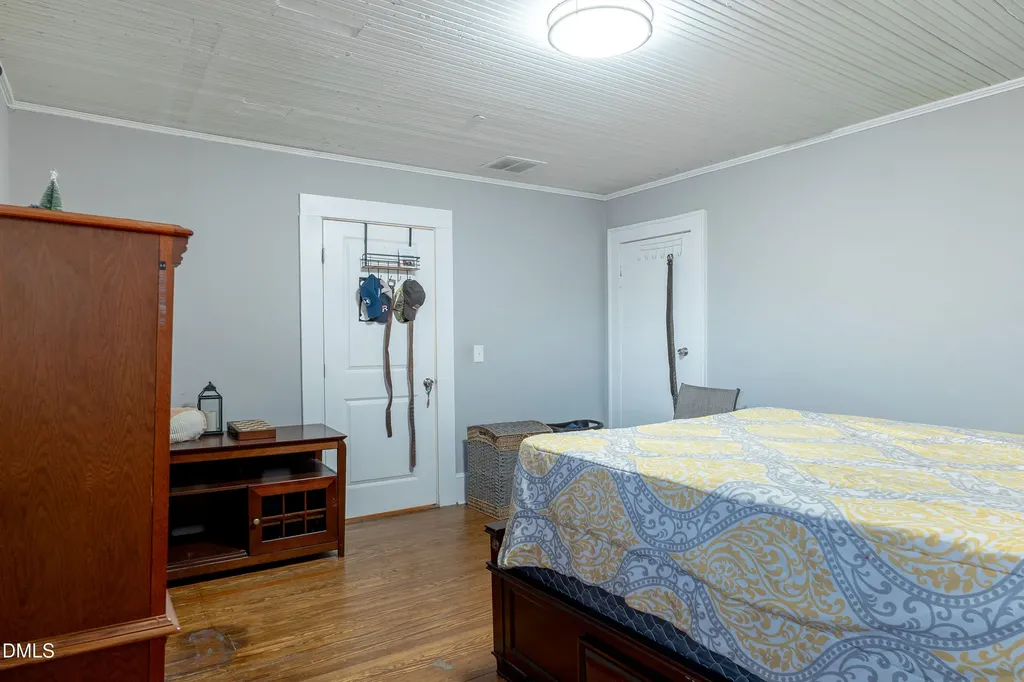 807 N Pollock Street Selma NC 27576