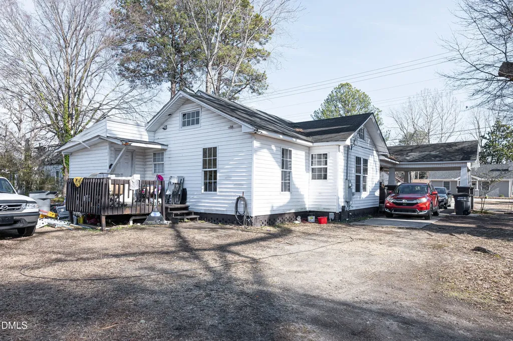 807 N Pollock Street Selma NC 27576