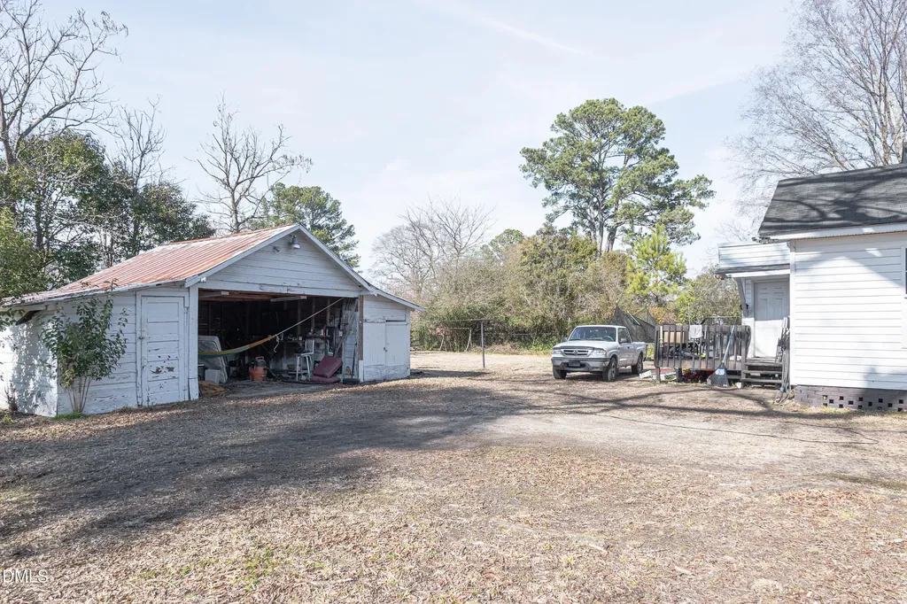 807 N Pollock Street Selma NC 27576